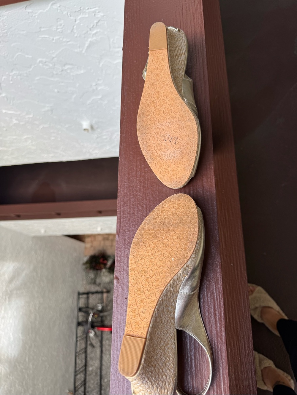 Lilly Pulitzer Shimmery Gold Peep-Toe Slingback Heels - Picture 4 of 6